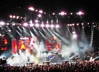 Linkin Park Honors Chester Bennington