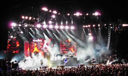 Linkin Park Honors Chester Bennington