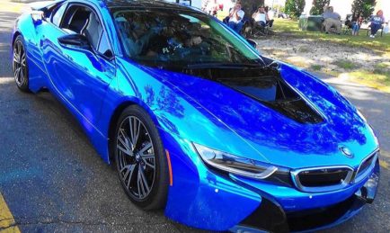 BMW i8 Blue Chrome – The powerful shiny pearl