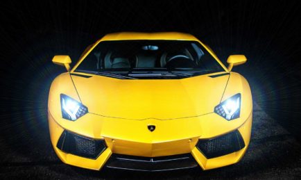 Lamborghini UGR fires up at the speed of 402 km/h