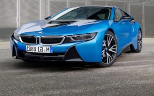 BMW i8 releases 2017 version, sold out in 2 days