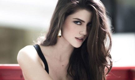 Love looks not with the eyes, but with the mind [Vimeo]