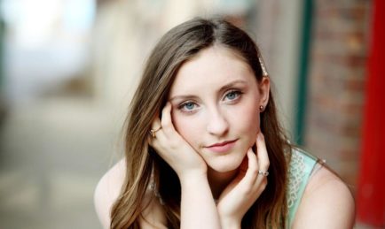 Look me in the eye and tell me, do you love me?