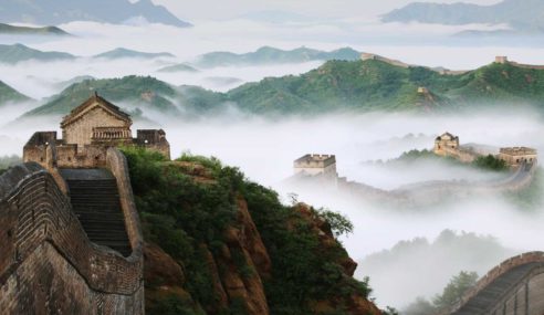 The Cloudy Great Wall of China will lift you up
